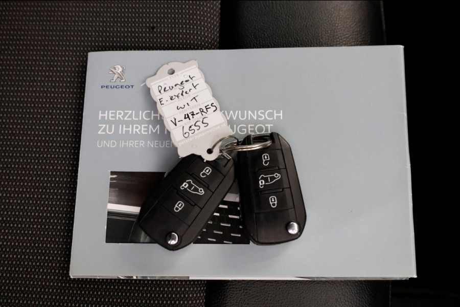 Peugeot e-Expert L2H1 Standard Premium 75 kWh 100% Elektrisch Snellader Airco/Navi SOH 92,6% 03-2022
