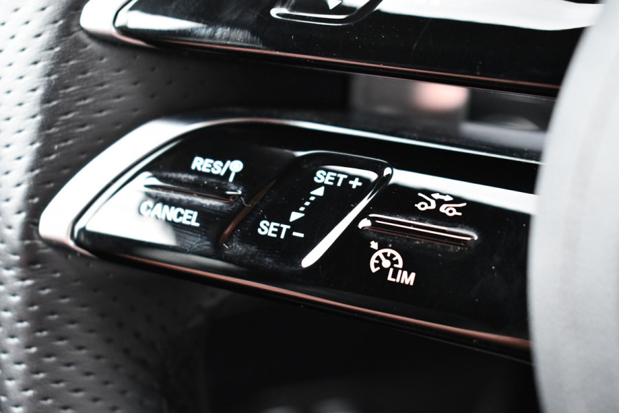 Mercedes-Benz C-Klasse Estate 300 e AMG Line Distronic Trekhaak HUD Laser 360