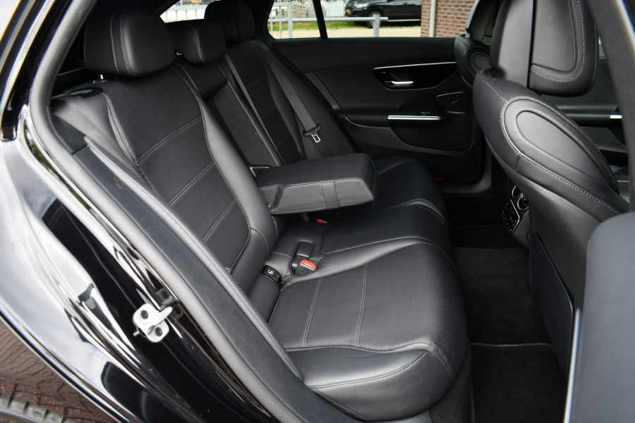 Mercedes-Benz C-Klasse Estate 300 e AMG Line Distronic Trekhaak HUD Laser 360
