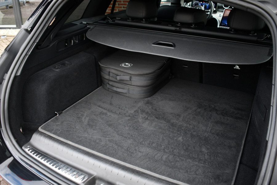 Mercedes-Benz C-Klasse Estate 300 e AMG Line Distronic Trekhaak HUD Laser 360