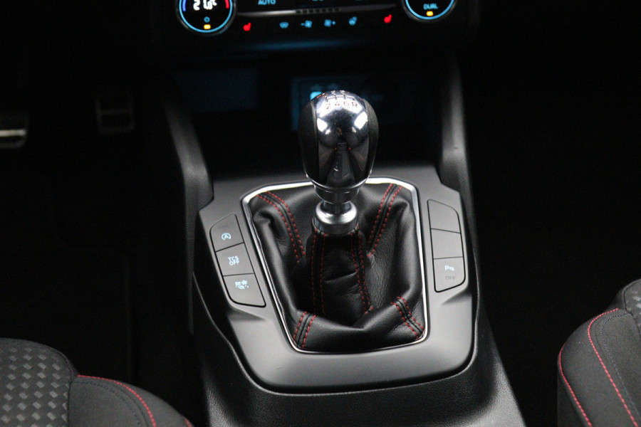 Ford FOCUS Wagon 1.0 EcoBoost Hybrid 125 PK ST Line Business, LED, Trekhaak, Winterpakket, Camera, DAB