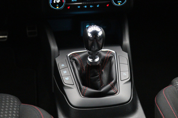Ford FOCUS Wagon 1.0 EcoBoost Hybrid 125 PK ST Line Business, LED, Trekhaak, Winterpakket, Camera, DAB