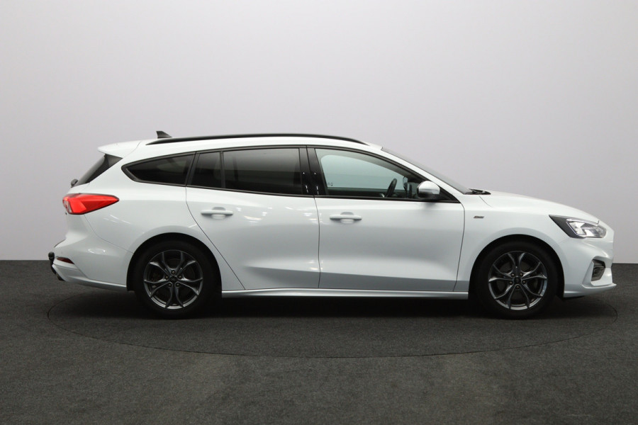 Ford FOCUS Wagon 1.0 EcoBoost Hybrid 125 PK ST Line Business, LED, Trekhaak, Winterpakket, Camera, DAB