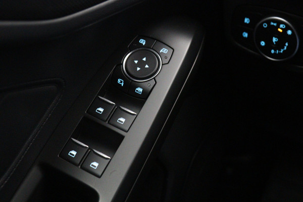 Ford FOCUS Wagon 1.0 EcoBoost Hybrid 125 PK ST Line Business, LED, Trekhaak, Winterpakket, Camera, DAB