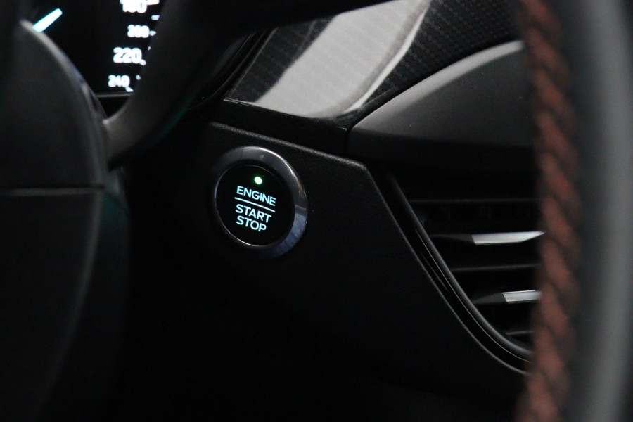Ford FOCUS Wagon 1.0 EcoBoost Hybrid 125 PK ST Line Business, LED, Trekhaak, Winterpakket, Camera, DAB