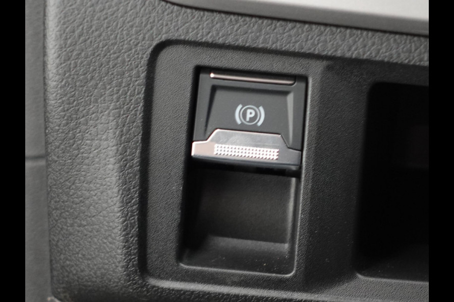 Opel Vivaro 2.0 Diesel 180 S&S L3 Automaat Dubbele Cabine 2 schuifdeuren Apple CarPlay Navigatie Climate Control Camera Cruise Control Trekhaak lichtmetalen velgen