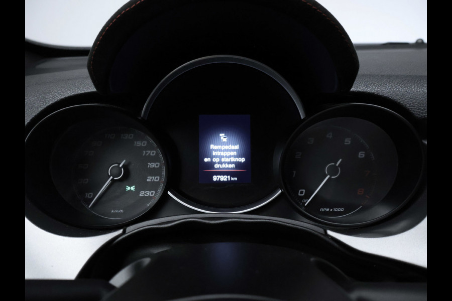Fiat 500X Cross 1.3 GSE City Cross Sport (APPLE CARPLAY,NAVI,CAMERA,STOELVERWARMING,CLIMATE,CRUISE,GETINT,SPORTSTOELEN,LM VELGEN)