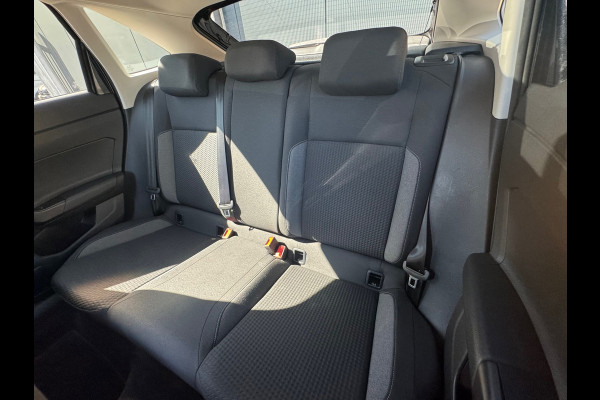 Volkswagen Taigo 1.0 TSI AUTOMAAT* Navigatie * Parkeersensoren * Adaptieve Cruise Control *
