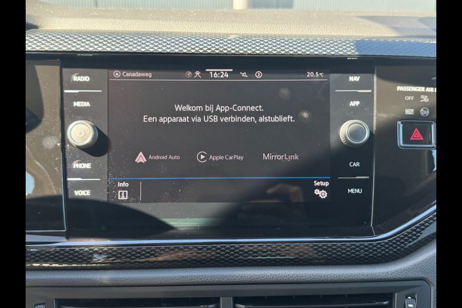 Volkswagen Taigo 1.0 TSI AUTOMAAT* Navigatie * Parkeersensoren * Adaptieve Cruise Control *