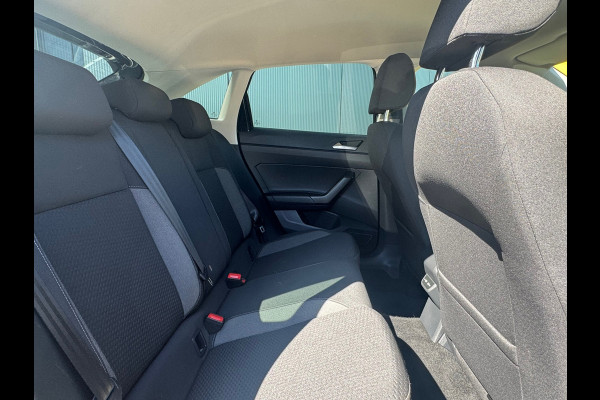 Volkswagen Taigo 1.0 TSI AUTOMAAT* Navigatie * Parkeersensoren * Adaptieve Cruise Control *