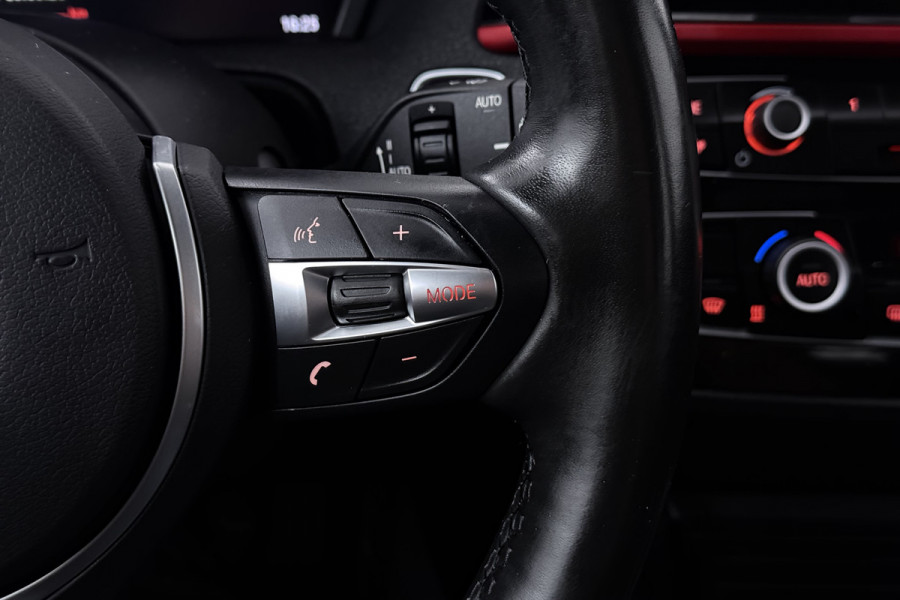 BMW 1-serie 118i Executive (NAVIGATIE, CAMERE, SPORTSTOELEN, PARKEERSENSOREN)