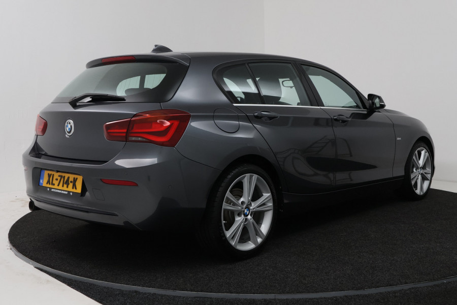 BMW 1-serie 118i Executive (NAVIGATIE, CAMERE, SPORTSTOELEN, PARKEERSENSOREN)