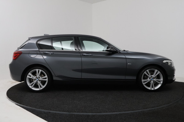 BMW 1-serie 118i Executive (NAVIGATIE, CAMERE, SPORTSTOELEN, PARKEERSENSOREN)