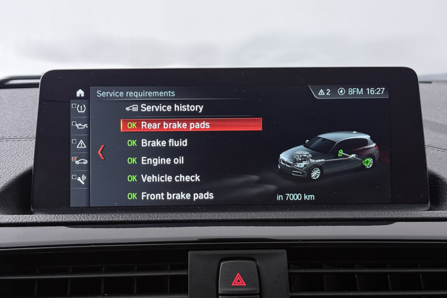 BMW 1-serie 118i Executive (NAVIGATIE, CAMERE, SPORTSTOELEN, PARKEERSENSOREN)