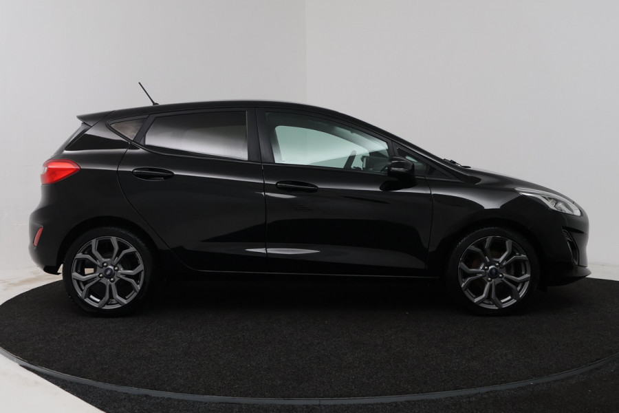 Ford Fiesta 1.0 EcoBoost Titanium (NAVIGATIE, CRUISE CONTROL, PARKEERSENSOREN)