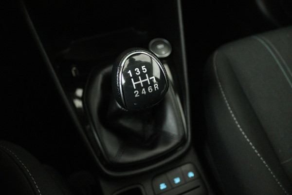 Ford Fiesta 1.0 EcoBoost Titanium (NAVIGATIE, CRUISE CONTROL, PARKEERSENSOREN)