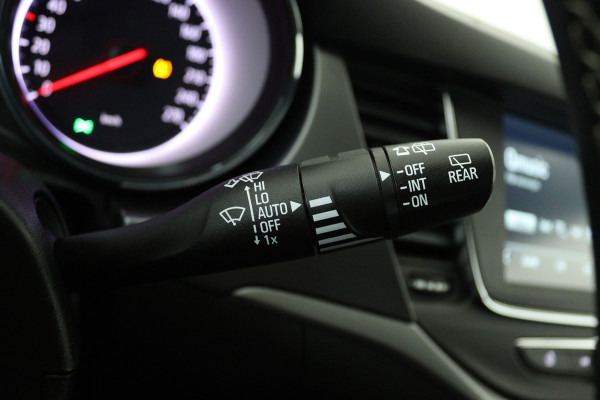 Opel Astra Sports Tourer 1.4 Turbo 120 Jaar Edition (NAVIGATIE, CRUISE CONTROL, PARKEERSENSOREN)