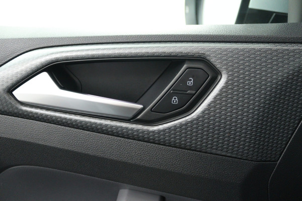 Volkswagen T-Cross 1.0 TSI Style (CAMERA, STOELVERWARMING, CRUISE ADAPTIEF, PARKEERSENSOREN)