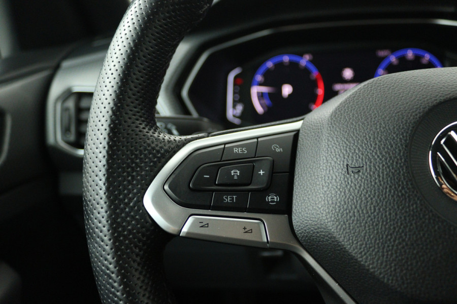 Volkswagen T-Cross 1.0 TSI Style (CAMERA, STOELVERWARMING, CRUISE ADAPTIEF, PARKEERSENSOREN)