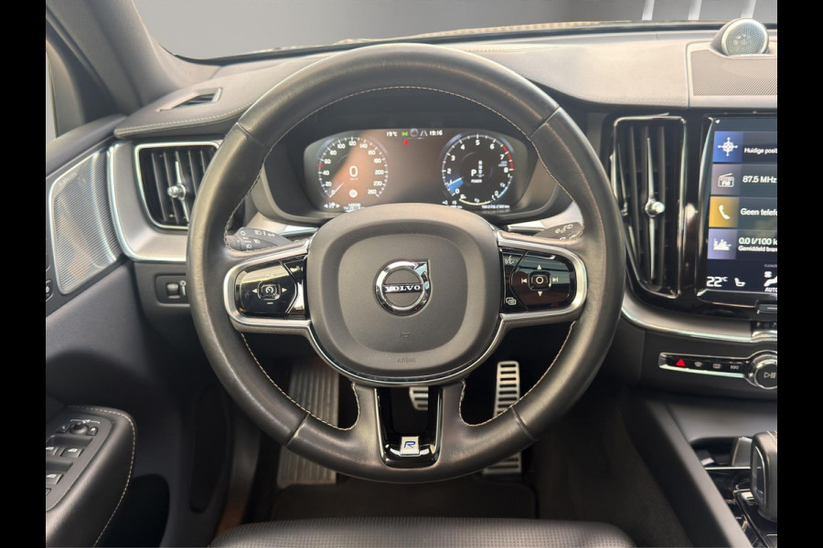 Volvo XC60 2.0 T8 Twin Engine AWD R-Design Pano B&W Lucht
