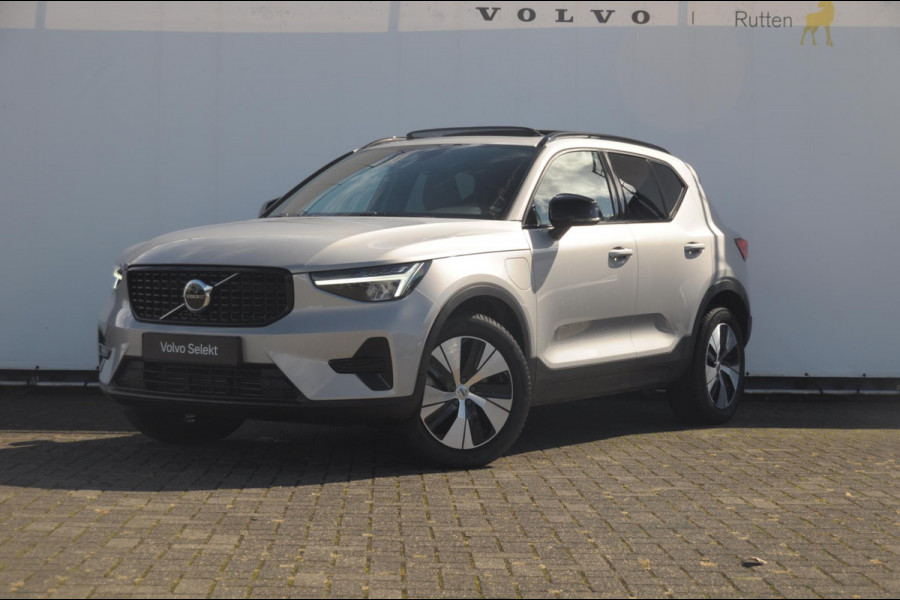 Volvo XC40 T4 211PK Plug-in hybrid Plus Dark / Panoramadak / Elektrische stoelen / Harman Kardon audio / cruise control / Parkeersensoren met camera / Elektrische achterklep / Stoel - en stuurwielverwarming