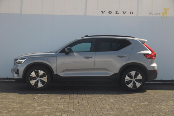 Volvo XC40 T4 211PK Plug-in hybrid Plus Dark / Panoramadak / Elektrische stoelen / Harman Kardon audio / cruise control / Parkeersensoren met camera / Elektrische achterklep / Stoel - en stuurwielverwarming