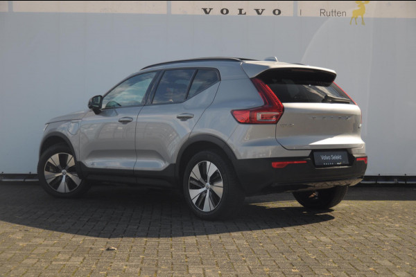 Volvo XC40 T4 211PK Plug-in hybrid Plus Dark / Panoramadak / Elektrische stoelen / Harman Kardon audio / cruise control / Parkeersensoren met camera / Elektrische achterklep / Stoel - en stuurwielverwarming