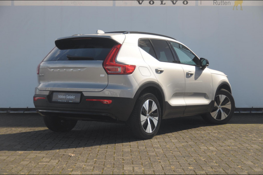 Volvo XC40 T4 211PK Plug-in hybrid Plus Dark / Panoramadak / Elektrische stoelen / Harman Kardon audio / cruise control / Parkeersensoren met camera / Elektrische achterklep / Stoel - en stuurwielverwarming