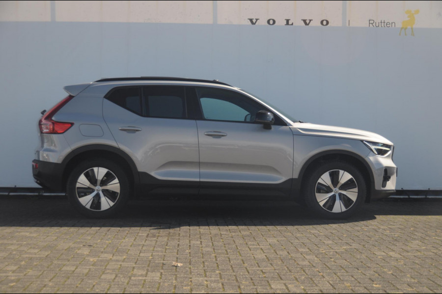 Volvo XC40 T4 211PK Plug-in hybrid Plus Dark / Panoramadak / Elektrische stoelen / Harman Kardon audio / cruise control / Parkeersensoren met camera / Elektrische achterklep / Stoel - en stuurwielverwarming