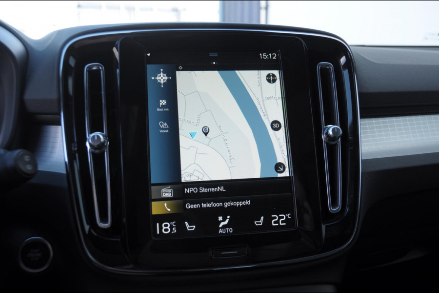 Volvo XC40 T4 211PK Plug-in hybrid Plus Dark / Panoramadak / Elektrische stoelen / Harman Kardon audio / cruise control / Parkeersensoren met camera / Elektrische achterklep / Stoel - en stuurwielverwarming