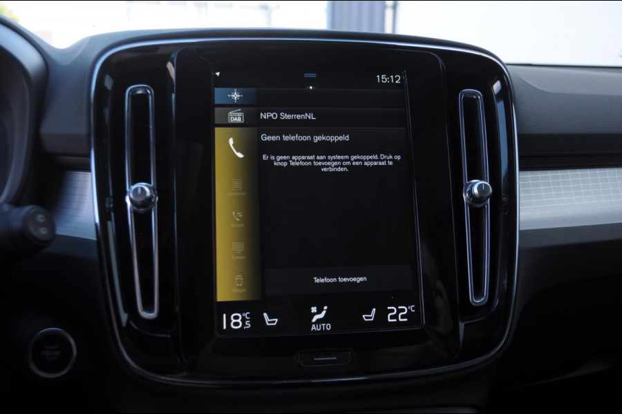 Volvo XC40 T4 211PK Plug-in hybrid Plus Dark / Panoramadak / Elektrische stoelen / Harman Kardon audio / cruise control / Parkeersensoren met camera / Elektrische achterklep / Stoel - en stuurwielverwarming