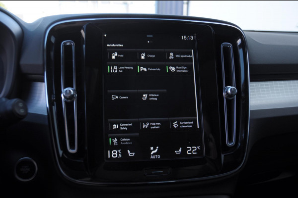 Volvo XC40 T4 211PK Plug-in hybrid Plus Dark / Panoramadak / Elektrische stoelen / Harman Kardon audio / cruise control / Parkeersensoren met camera / Elektrische achterklep / Stoel - en stuurwielverwarming