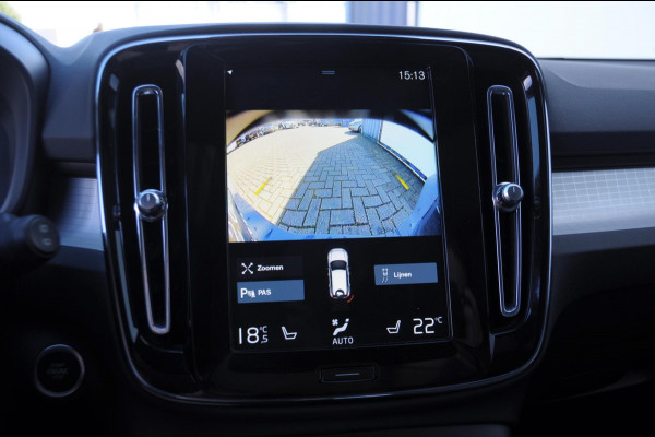 Volvo XC40 T4 211PK Plug-in hybrid Plus Dark / Panoramadak / Elektrische stoelen / Harman Kardon audio / cruise control / Parkeersensoren met camera / Elektrische achterklep / Stoel - en stuurwielverwarming