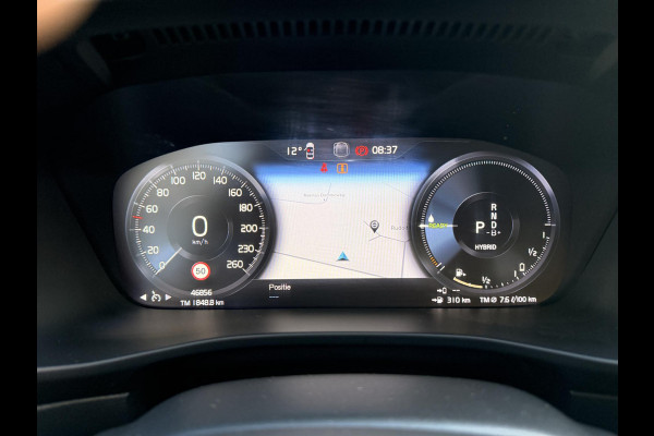 Volvo XC40 T4 211PK Plug-in hybrid Plus Dark / Panoramadak / Elektrische stoelen / Harman Kardon audio / cruise control / Parkeersensoren met camera / Elektrische achterklep / Stoel - en stuurwielverwarming