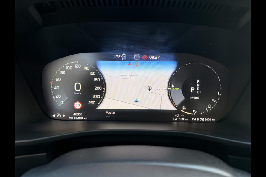 Volvo XC40 T4 211PK Plug-in hybrid Plus Dark / Panoramadak / Elektrische stoelen / Harman Kardon audio / cruise control / Parkeersensoren met camera / Elektrische achterklep / Stoel - en stuurwielverwarming