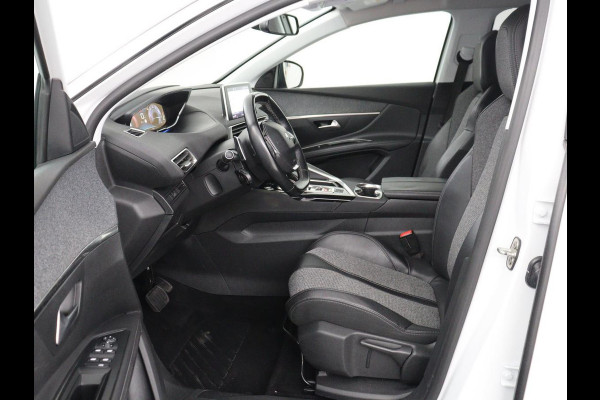 Peugeot 5008 1.2 PureTech Allure | 7p | Trekhaak | Carplay | Camera | Elektrische kofferbak | Cruise control | Navigatie | Stoelverwarming | LED | Sfeerverlichting | Automaat | Half leer