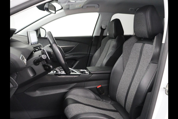 Peugeot 5008 1.2 PureTech Allure | 7p | Trekhaak | Carplay | Camera | Elektrische kofferbak | Cruise control | Navigatie | Stoelverwarming | LED | Sfeerverlichting | Automaat | Half leer