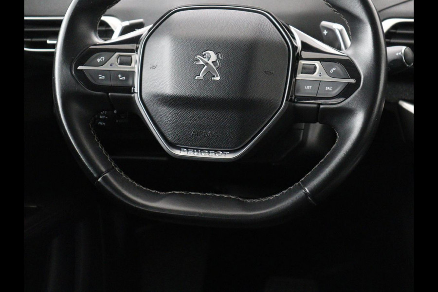 Peugeot 5008 1.2 PureTech Allure | 7p | Trekhaak | Carplay | Camera | Elektrische kofferbak | Cruise control | Navigatie | Stoelverwarming | LED | Sfeerverlichting | Automaat | Half leer