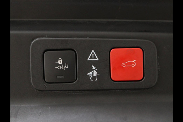 Peugeot 5008 1.2 PureTech Allure | 7p | Trekhaak | Carplay | Camera | Elektrische kofferbak | Cruise control | Navigatie | Stoelverwarming | LED | Sfeerverlichting | Automaat | Half leer