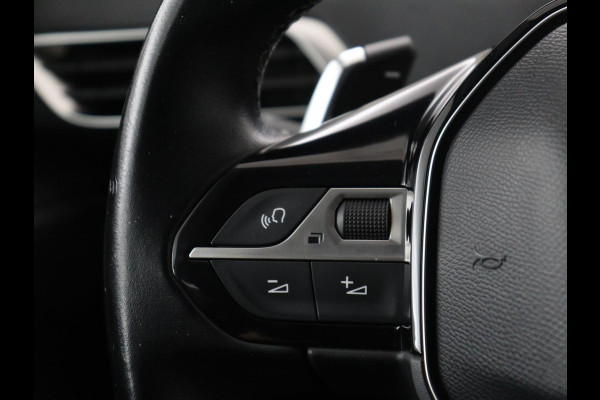 Peugeot 5008 1.2 PureTech Allure | 7p | Trekhaak | Carplay | Camera | Elektrische kofferbak | Cruise control | Navigatie | Stoelverwarming | LED | Sfeerverlichting | Automaat | Half leer