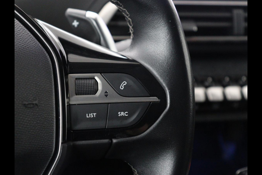 Peugeot 5008 1.2 PureTech Allure | 7p | Trekhaak | Carplay | Camera | Elektrische kofferbak | Cruise control | Navigatie | Stoelverwarming | LED | Sfeerverlichting | Automaat | Half leer
