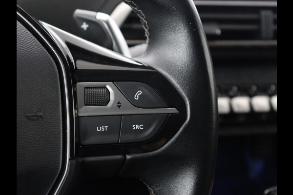 Peugeot 5008 1.2 PureTech Allure | 7p | Trekhaak | Carplay | Camera | Elektrische kofferbak | Cruise control | Navigatie | Stoelverwarming | LED | Sfeerverlichting | Automaat | Half leer