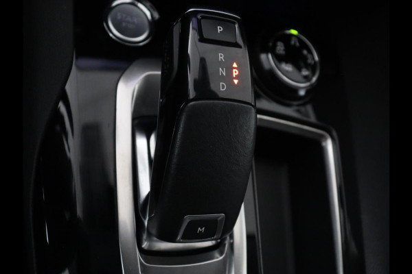 Peugeot 5008 1.2 PureTech Allure | 7p | Trekhaak | Carplay | Camera | Elektrische kofferbak | Cruise control | Navigatie | Stoelverwarming | LED | Sfeerverlichting | Automaat | Half leer
