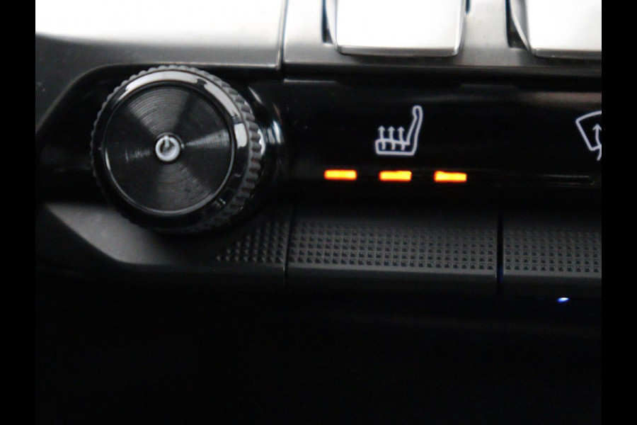 Peugeot 5008 1.2 PureTech Allure | 7p | Trekhaak | Carplay | Camera | Elektrische kofferbak | Cruise control | Navigatie | Stoelverwarming | LED | Sfeerverlichting | Automaat | Half leer