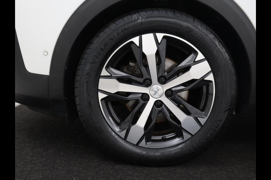 Peugeot 5008 1.2 PureTech Allure | 7p | Trekhaak | Carplay | Camera | Elektrische kofferbak | Cruise control | Navigatie | Stoelverwarming | LED | Sfeerverlichting | Automaat | Half leer