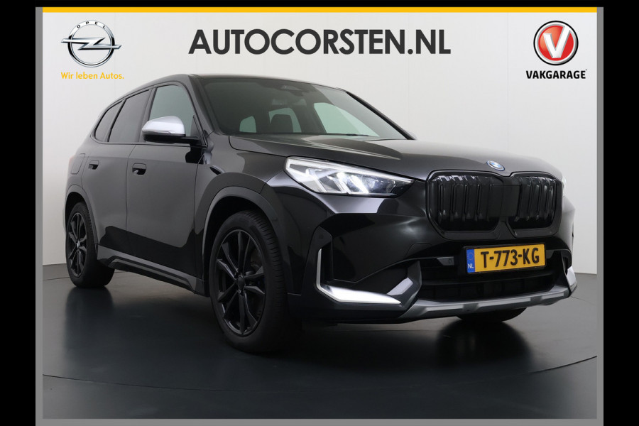 BMW iX1 xDrive30 313PK 4WD M-Pack Leer Harman/Kardon®-Audio Launch Edition SOH 100% Android Auto Apple Carplay Camera Adaptief onderstel AWD Live Cockpit Plus Privacy Glas Led Elek.Achterklep Lmv 19" Isofix DAB Origineel Nederlandse Auto