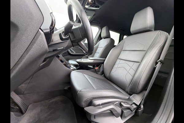 BMW iX1 xDrive30 313PK 4WD M-Pack Leer Harman/Kardon®-Audio Launch Edition SOH 100% Android Auto Apple Carplay Camera Adaptief onderstel AWD Live Cockpit Plus Privacy Glas Led Elek.Achterklep Lmv 19" Isofix DAB Origineel Nederlandse Auto