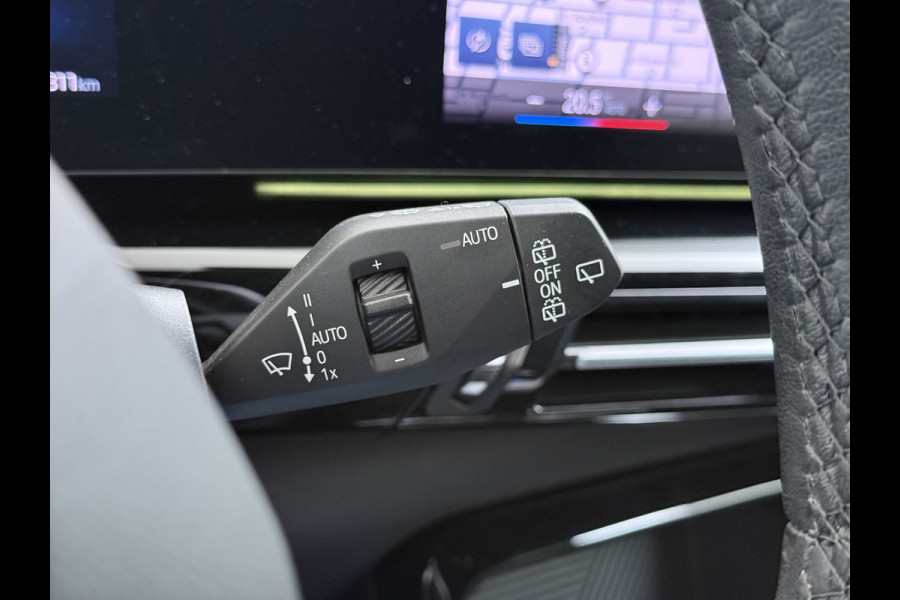 BMW iX1 xDrive30 313PK 4WD M-Pack Leer Harman/Kardon®-Audio Launch Edition SOH 100% Android Auto Apple Carplay Camera Adaptief onderstel AWD Live Cockpit Plus Privacy Glas Led Elek.Achterklep Lmv 19" Isofix DAB Origineel Nederlandse Auto
