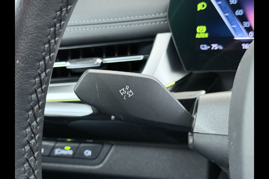 BMW iX1 xDrive30 313PK 4WD M-Pack Leer Harman/Kardon®-Audio Launch Edition SOH 100% Android Auto Apple Carplay Camera Adaptief onderstel AWD Live Cockpit Plus Privacy Glas Led Elek.Achterklep Lmv 19" Isofix DAB Origineel Nederlandse Auto