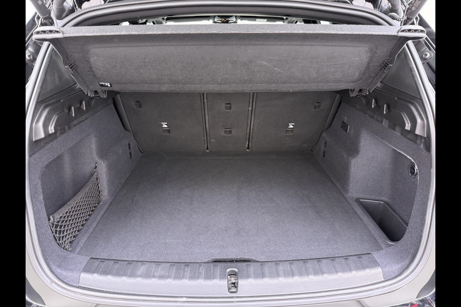 BMW iX1 xDrive30 313PK 4WD M-Pack Leer Harman/Kardon®-Audio Launch Edition SOH 100% Android Auto Apple Carplay Camera Adaptief onderstel AWD Live Cockpit Plus Privacy Glas Led Elek.Achterklep Lmv 19" Isofix DAB Origineel Nederlandse Auto
